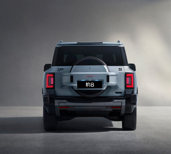 Formula Bao 8 luxury off-road SUV Top-of-the-line version（Car-mounted drones）