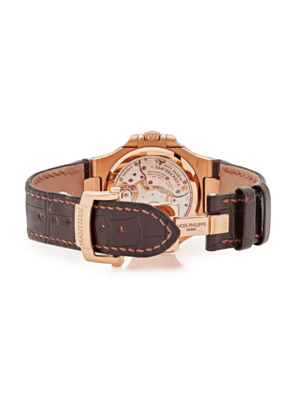 Patek Philippe Pre-Owned 2021 unworn Nautilus 40mm